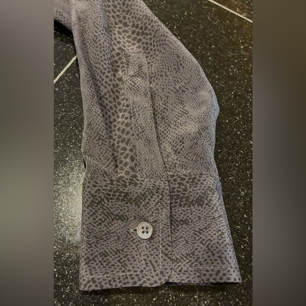 Rails Kate Cobra Silk Button Up Blouse Charcoal Gray SZ XS NWT - Picture 7 of 16